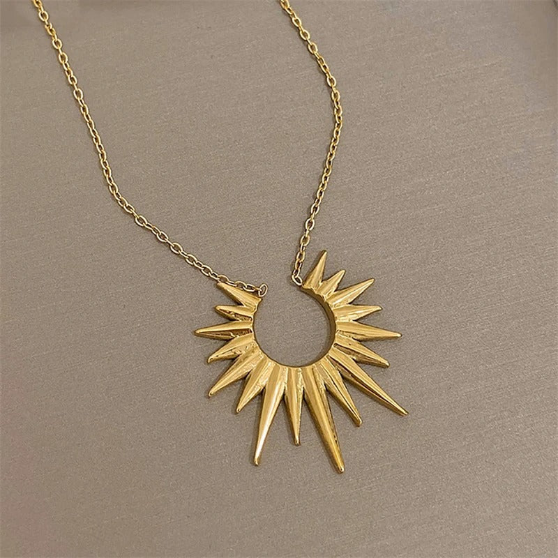 سلسلة شعاع الشمس ستانلس - مطلي بماء الذهب