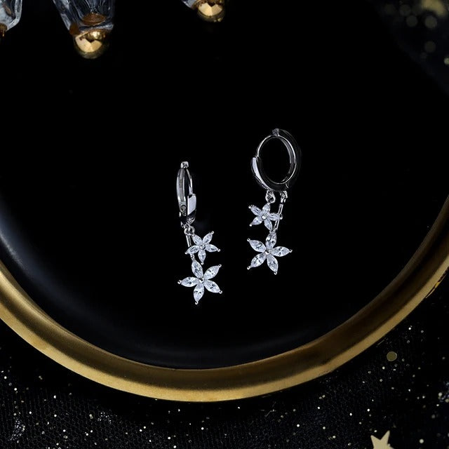 حلق النجوم بتصميم دروب كريستال فضه 925