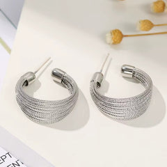 حلق هوب فضي عريض – تصميم مودرن