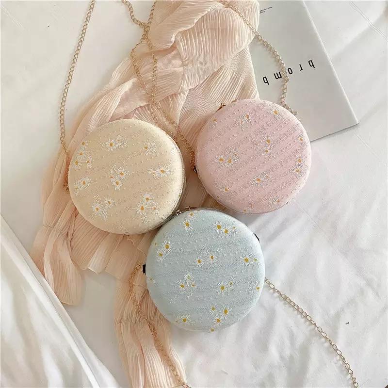 حقيبة نسائية كروس بودي بتصميم الزهور - batcino.com