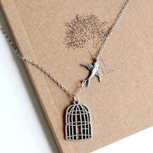 سلسلة العصفور والقفص - batcino.com